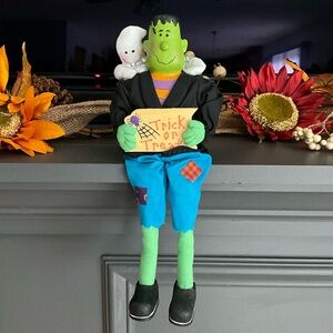 Avon Vintage 2001 Frankenstein Flexible Shelf Sitter 11”H